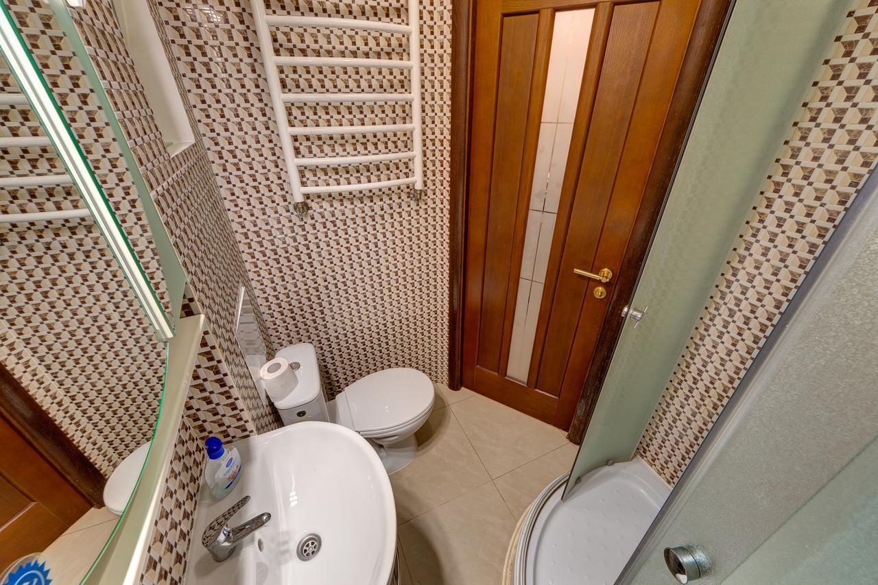 Apartamenty Na Dragomirova 10A 基輔 外观 照片